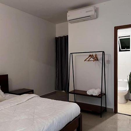 D32 Homestay Near Airport Behind Brown Coffee Airport 프놈펜 외부 사진