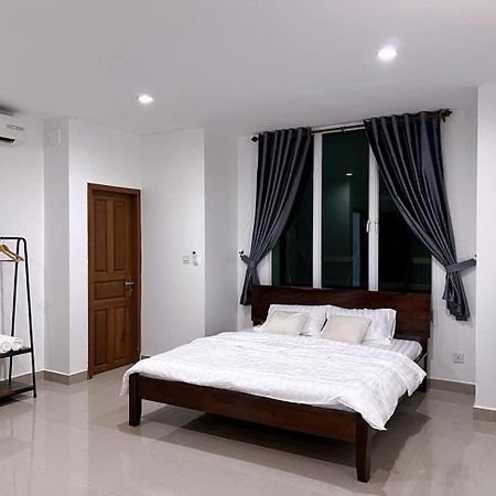 D32 Homestay Near Airport Behind Brown Coffee Airport 프놈펜 외부 사진