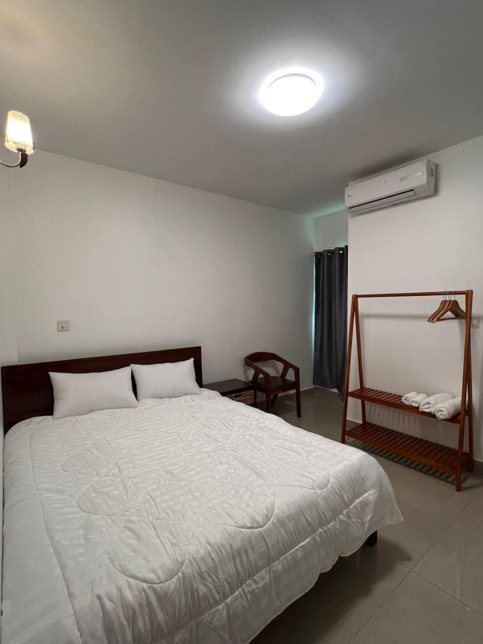 D32 Homestay Near Airport Behind Brown Coffee Airport 프놈펜 외부 사진
