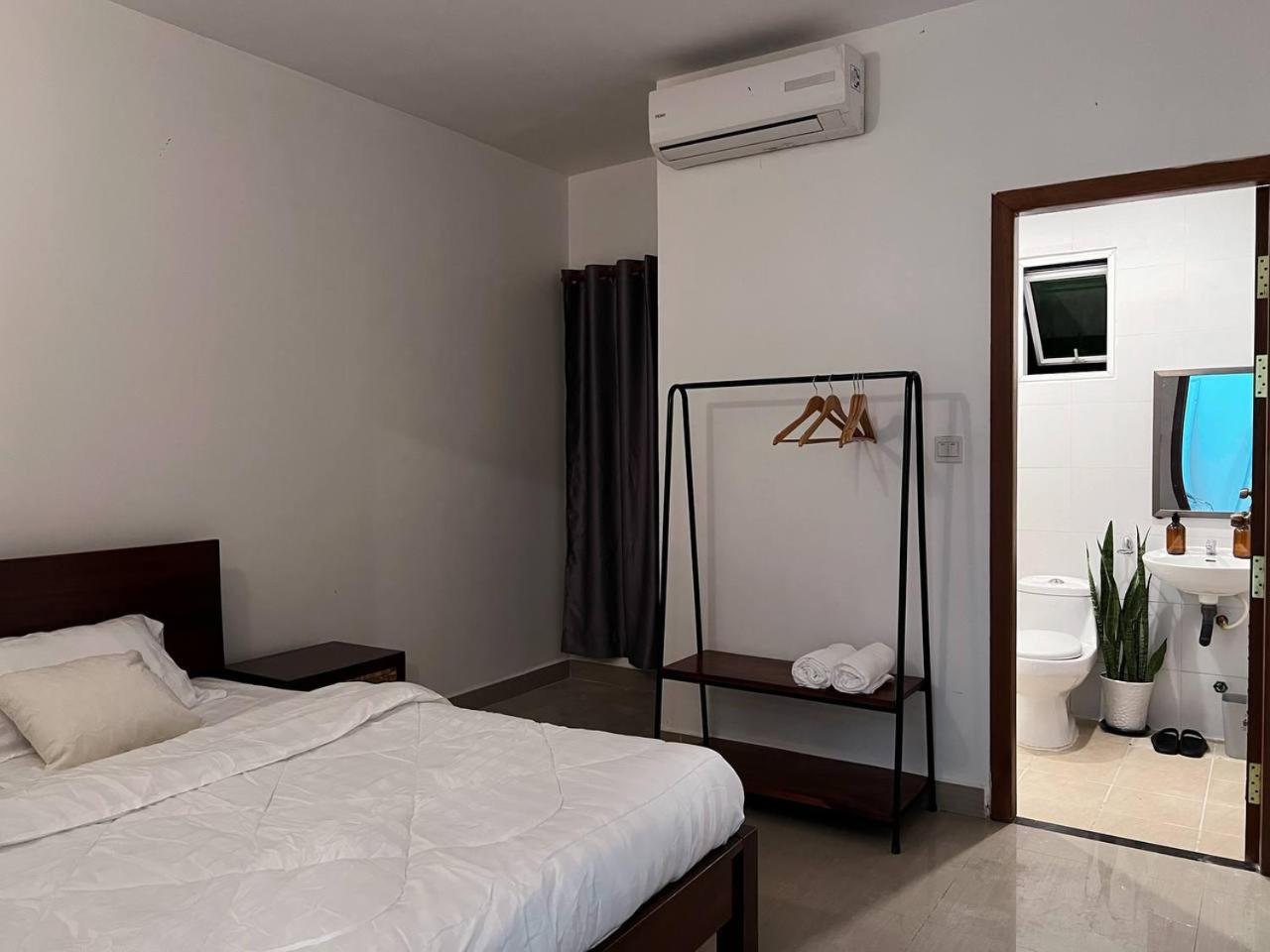 D32 Homestay Near Airport Behind Brown Coffee Airport 프놈펜 외부 사진