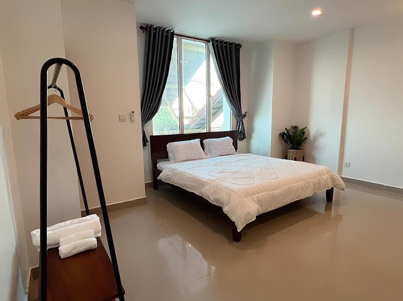 D32 Homestay Near Airport Behind Brown Coffee Airport 프놈펜 외부 사진
