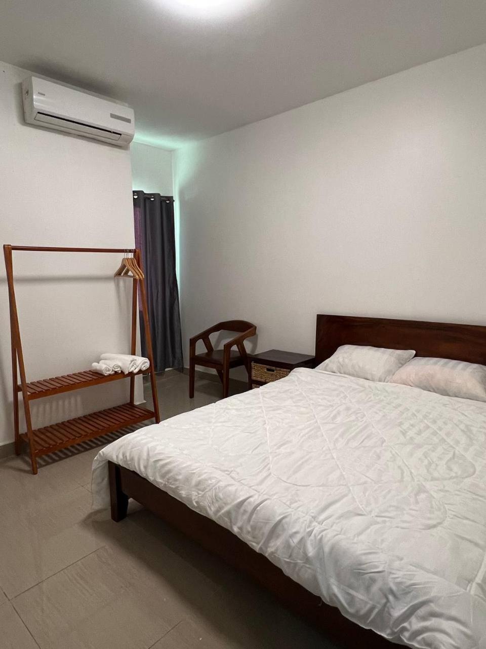 D32 Homestay Near Airport Behind Brown Coffee Airport 프놈펜 외부 사진