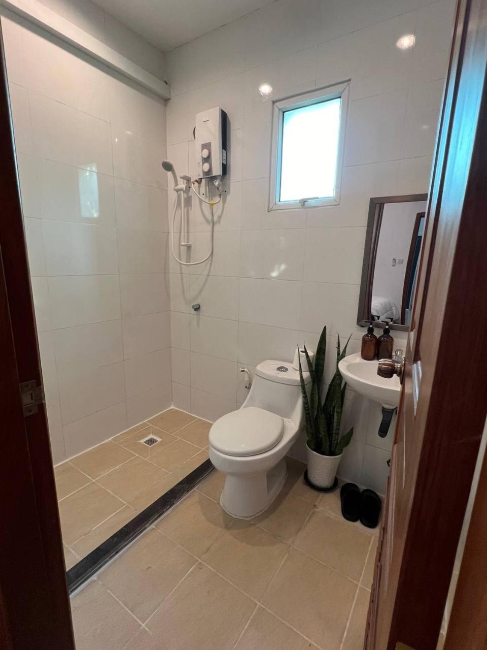 D32 Homestay Near Airport Behind Brown Coffee Airport 프놈펜 외부 사진